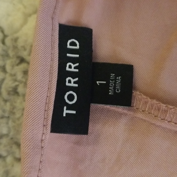 Torrid Dusty Rose Top - Picture 3 of 5
